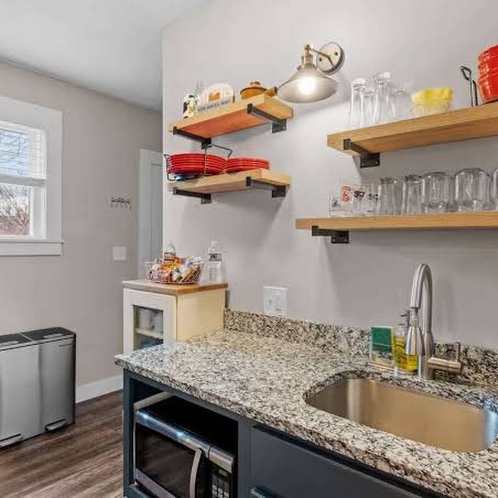 Charming & Historic 2BR Oasis in Downtown Luxury