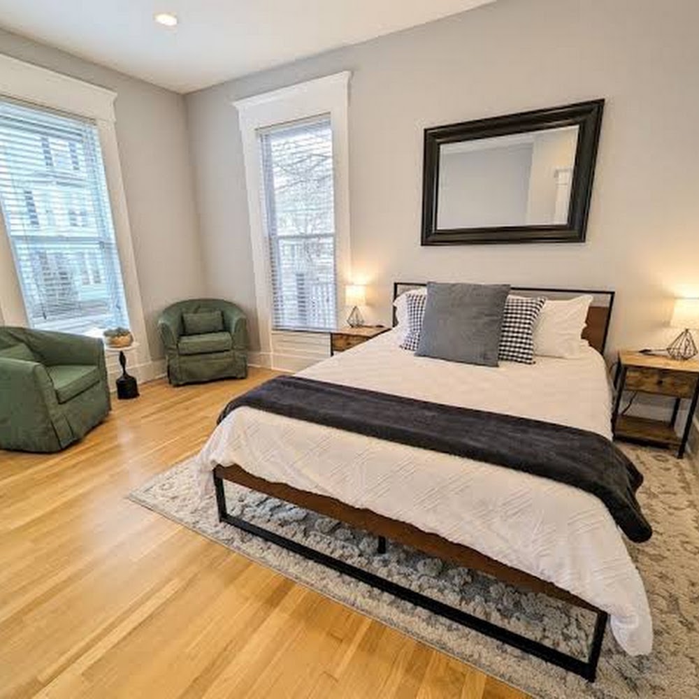 Cozy downtown Manchester 1-bedroom apartment
