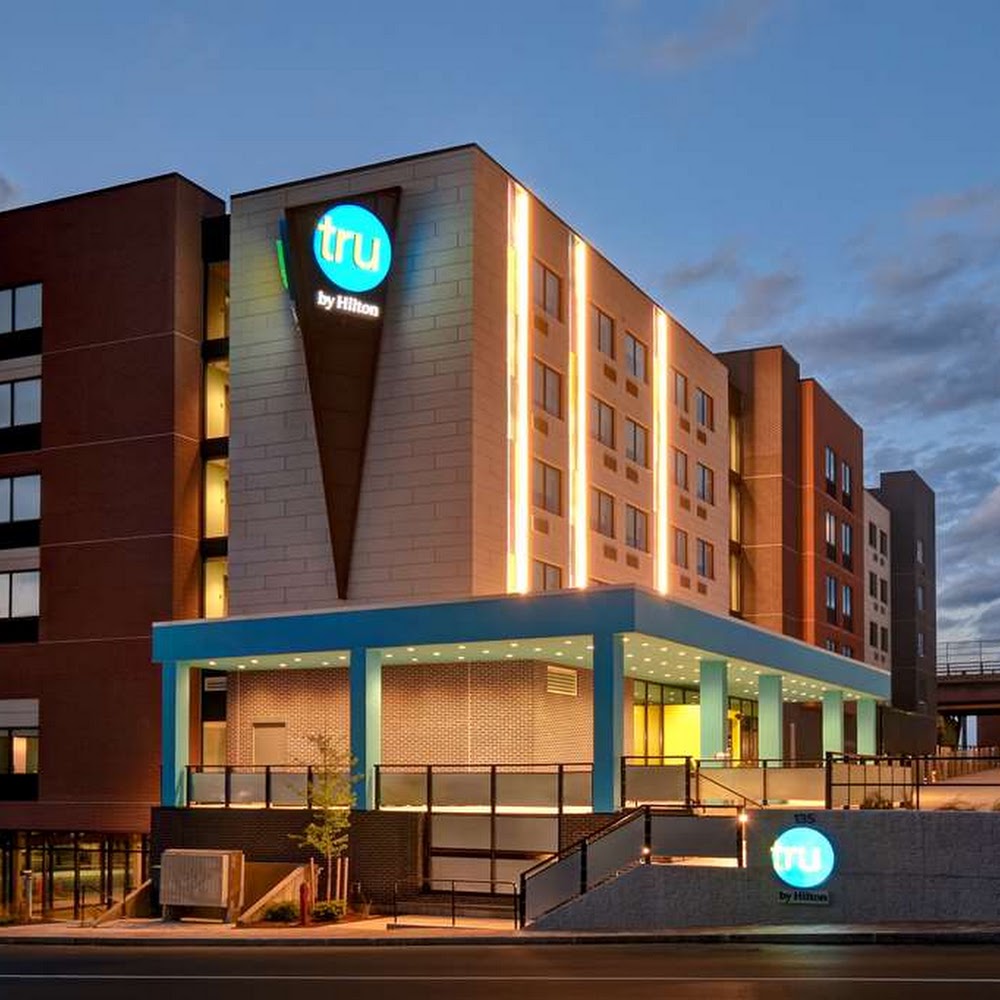 Tru by Hilton Manchester Downtown